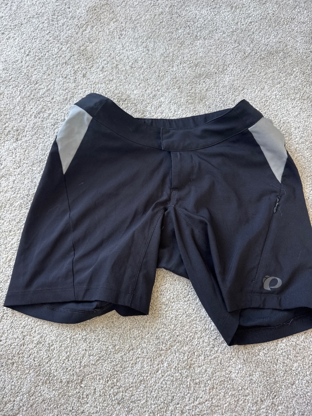 Pearl Izumi, short women’s mountain bike shorts small
